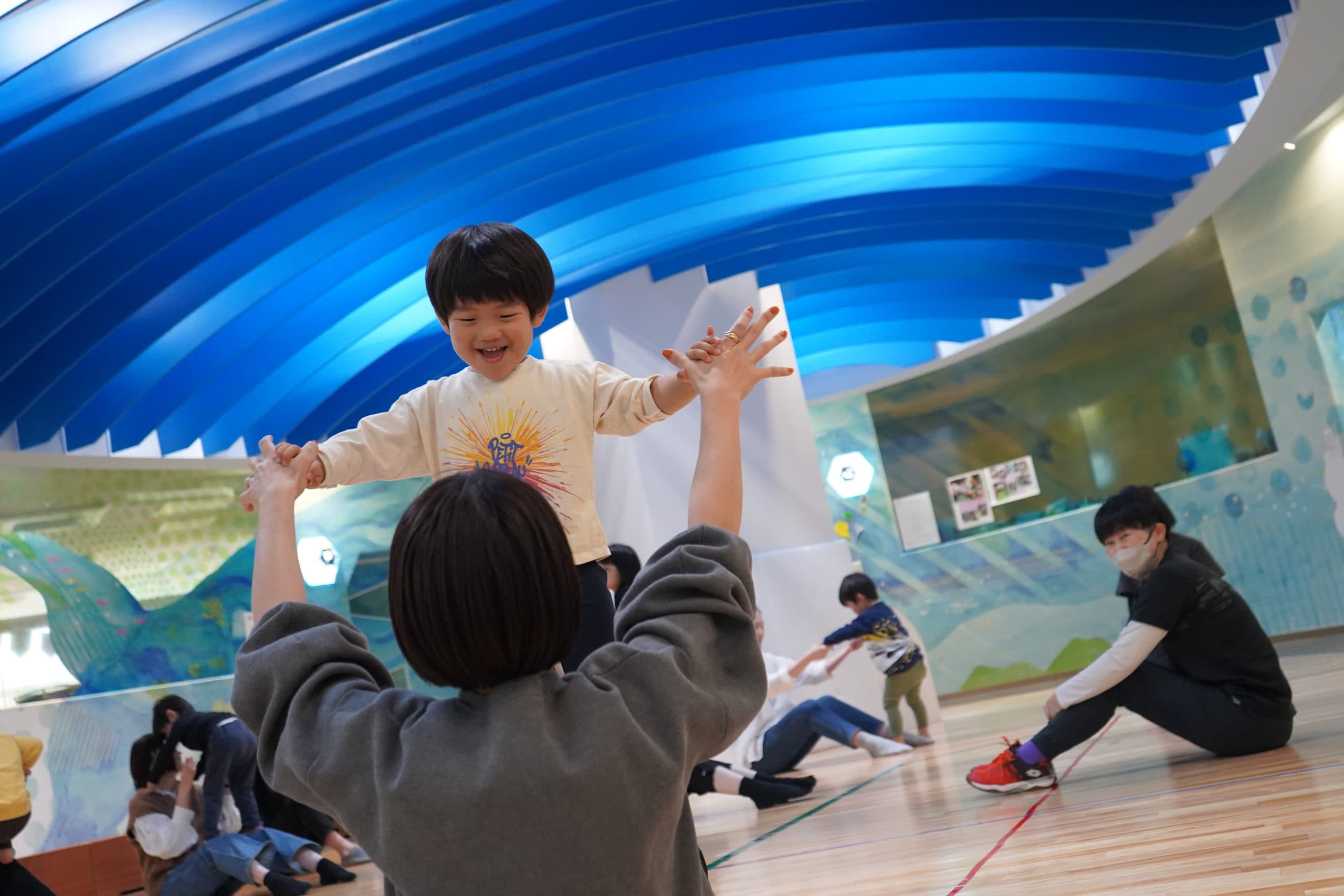 親子で体験！脳を育てる運動遊び｜富久ソラのこども園ちいさなうちゅう