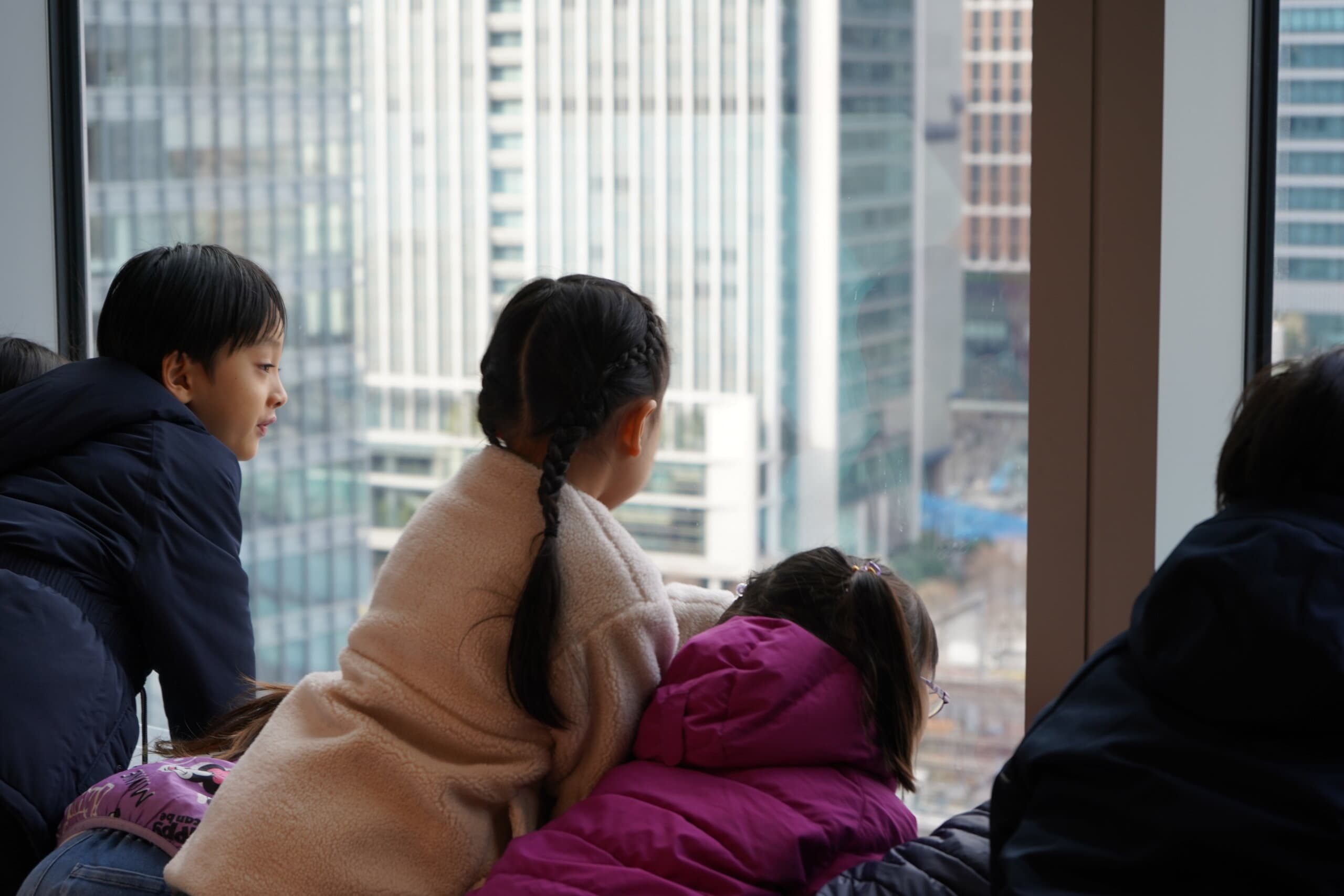 はたらく大人と出会う一日 ―地域企業とつながるオフィス見学の取り組み｜昭和こども園